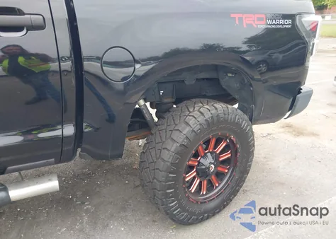 2010 Toyota Tundra Grade 5.7L V8 из США, поврежденный, VIN 5TFDY5F1XAX151427